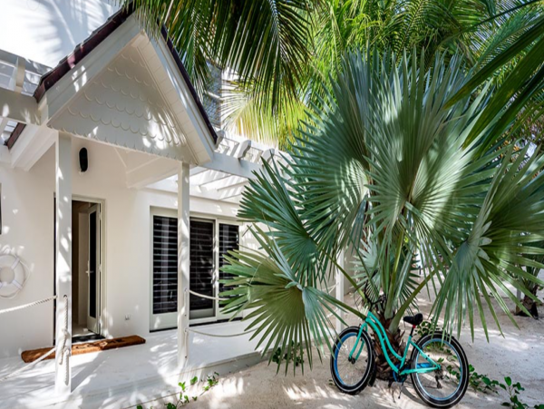 Beachfront Luxury Vacation Rental in Bahamas