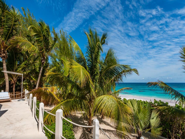 Beachfront Luxury Vacation Rental in Bahamas