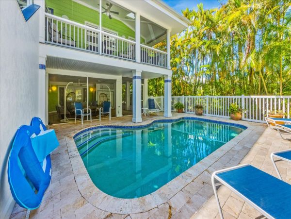 Anna Maria Island 3 Bedroom Rental with Pool