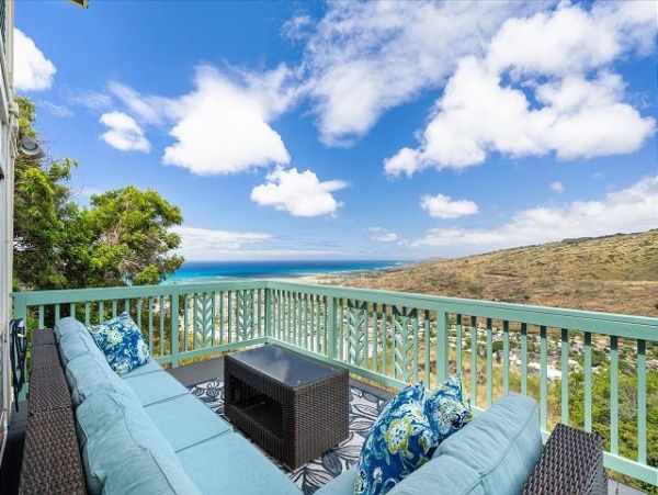 Honolulu Vacation Home with Ocean Vews & Private Pool Sleeps 8 Guests