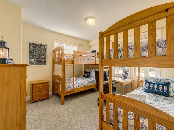Great Corolla Vacation Rental Home Six Bedrooms Sleeps 12