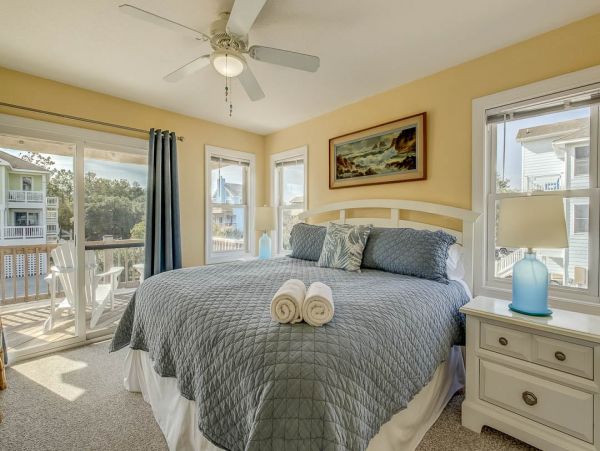 Great Corolla Vacation Rental Home Six Bedrooms Sleeps 12