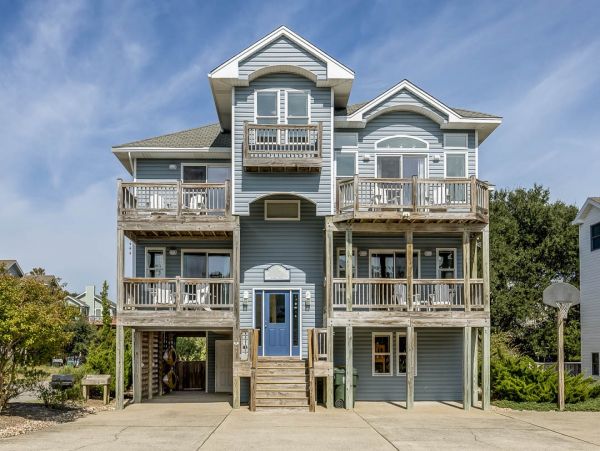 Great Corolla Vacation Rental Home Six Bedrooms Sleeps 12