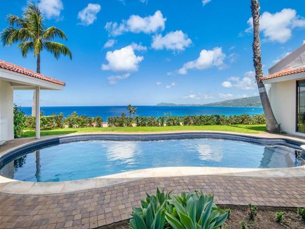 Honolulu Vacation Home with 4 Bedroom, Pool & Sunset Views