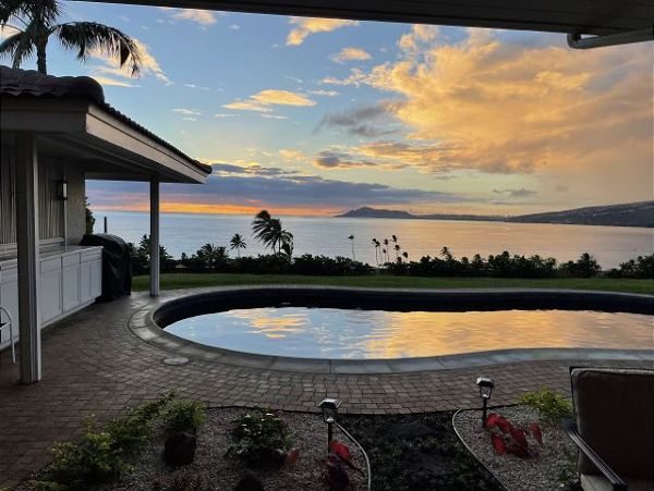 Honolulu Vacation Home with 4 Bedroom, Pool & Sunset Views