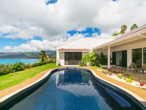 Honolulu Vacation Home with 4 Bedroom, Pool & Sunset Views
