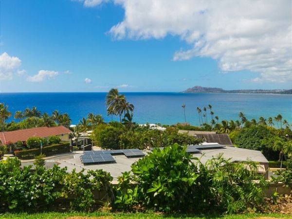Honolulu Vacation Home with 4 Bedroom, Pool & Sunset Views
