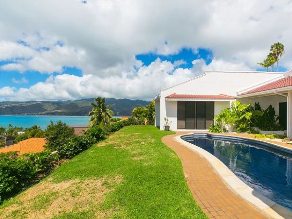 Honolulu Vacation Home with 4 Bedroom, Pool & Sunset Views