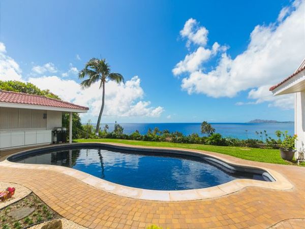 Honolulu Vacation Home with 4 Bedroom, Pool & Sunset Views