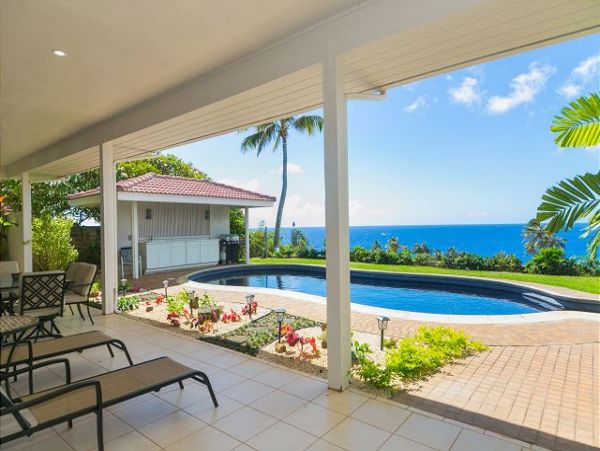 Honolulu Vacation Home with 4 Bedroom, Pool & Sunset Views