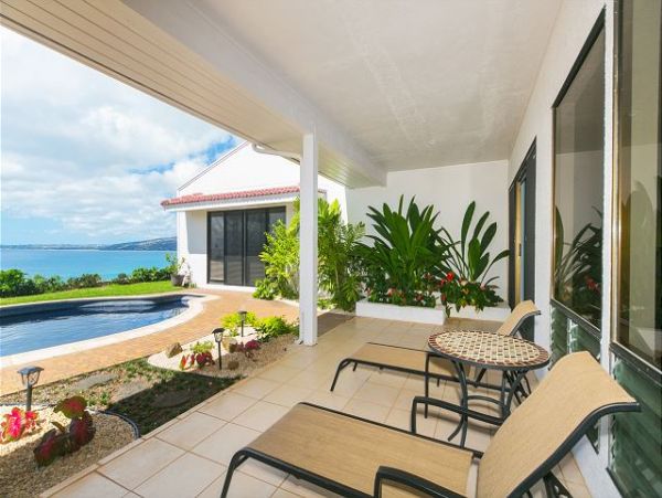 Honolulu Vacation Home with 4 Bedroom, Pool & Sunset Views