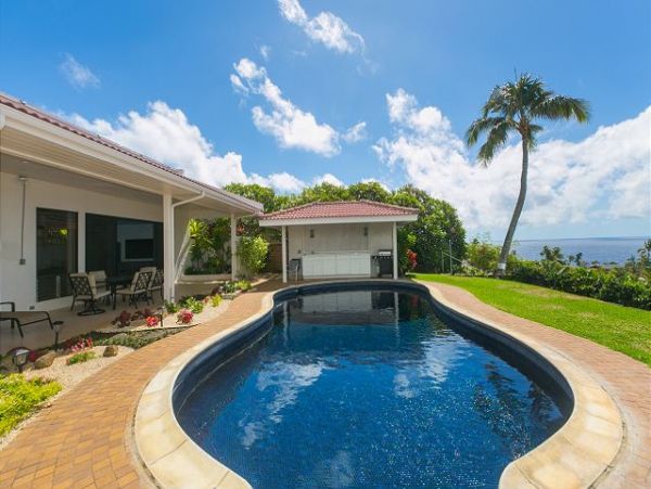Honolulu Vacation Home with 4 Bedroom, Pool & Sunset Views