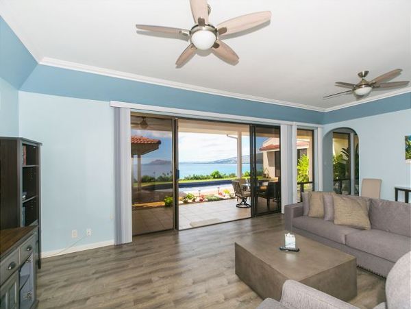 Honolulu Vacation Home with 4 Bedroom, Pool & Sunset Views