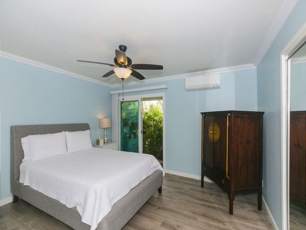 Honolulu Vacation Home with 4 Bedroom, Pool & Sunset Views