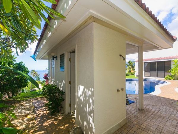 Honolulu Vacation Home with 4 Bedroom, Pool & Sunset Views