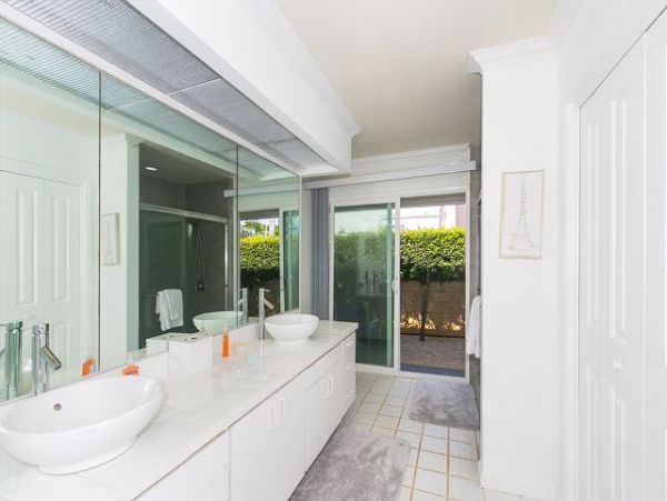 Honolulu Vacation Home with 4 Bedroom, Pool & Sunset Views