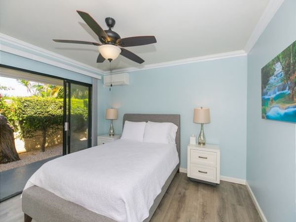 Honolulu Vacation Home with 4 Bedroom, Pool & Sunset Views