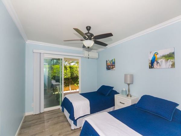 Honolulu Vacation Home with 4 Bedroom, Pool & Sunset Views