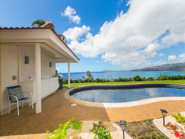 Honolulu Vacation Home with 4 Bedroom, Pool & Sunset Views
