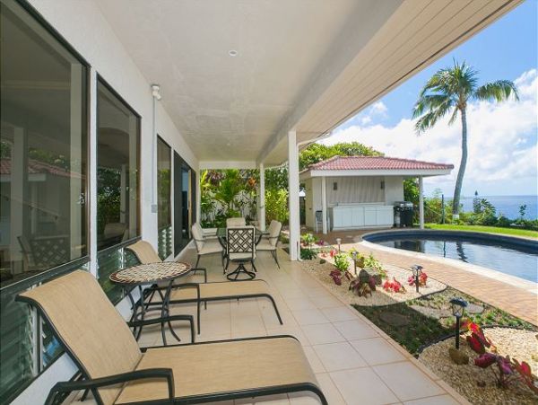 Honolulu Vacation Home with 4 Bedroom, Pool & Sunset Views