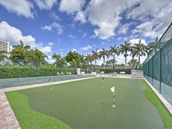 Enjoy a Top-Notch Beachfront Location at this 2 Bdrm Condo in Marco Island
