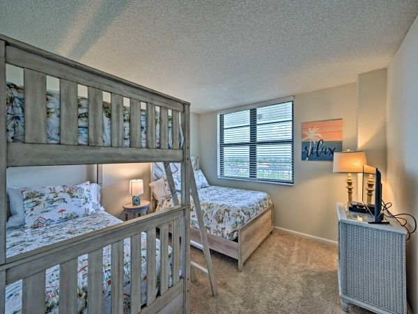 Enjoy a Top-Notch Beachfront Location at this 2 Bdrm Condo in Marco Island
