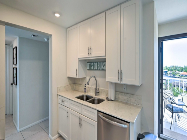 Enjoy a Top-Notch Beachfront Location at this 2 Bdrm Condo in Marco Island