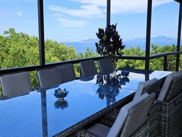 St. Thomas Vacation Pool Home 5 Bedrooms Sleeps 12 Guests