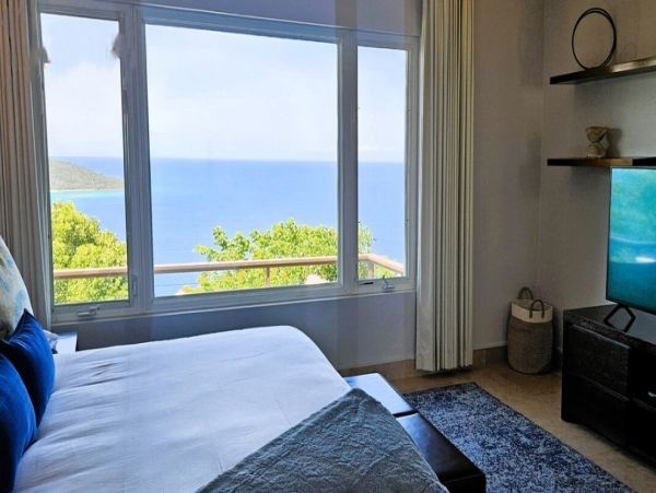 St. Thomas Vacation Pool Home 5 Bedrooms Sleeps 12 Guests