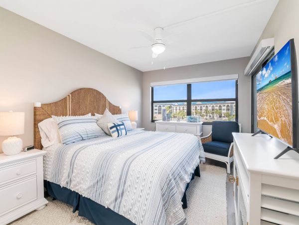 Marco Island Vacation Condo Two Bedrooms Sleeps Six Guests