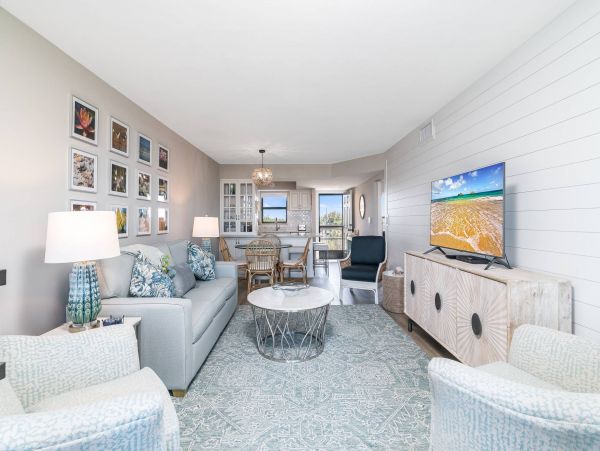 Marco Island Vacation Condo Two Bedrooms Sleeps Six Guests