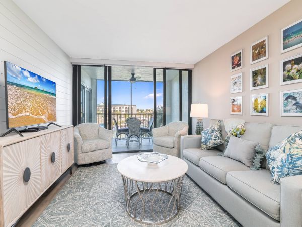 Marco Island Vacation Condo Two Bedrooms Sleeps Six Guests