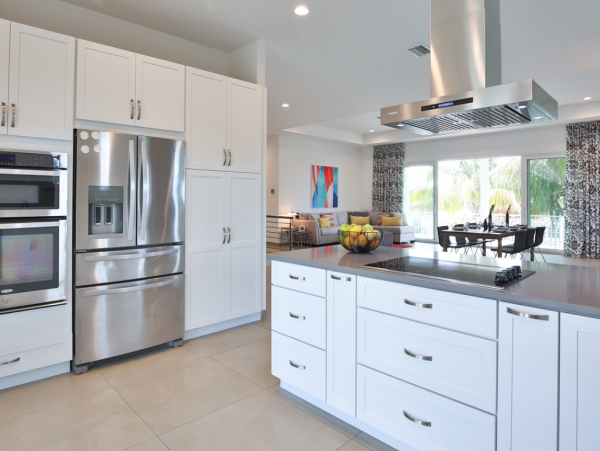 Bradenton 3 Bedroom Rental with Pool & Canal Views Sleeps 6