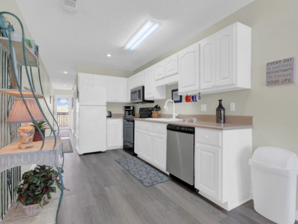 Beachfront Panama City Beach 2 Bedroom Condo Sleeps 6 Guests
