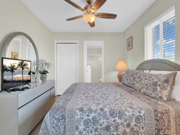 Beachfront Panama City Beach 2 Bedroom Condo Sleeps 6 Guests