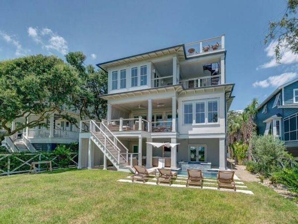 Isle of Palms Luxury 6 Bedroom Pool Home Sleeps 12 Guests