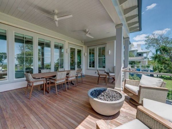 Isle of Palms Luxury 6 Bedroom Pool Home Sleeps 12 Guests