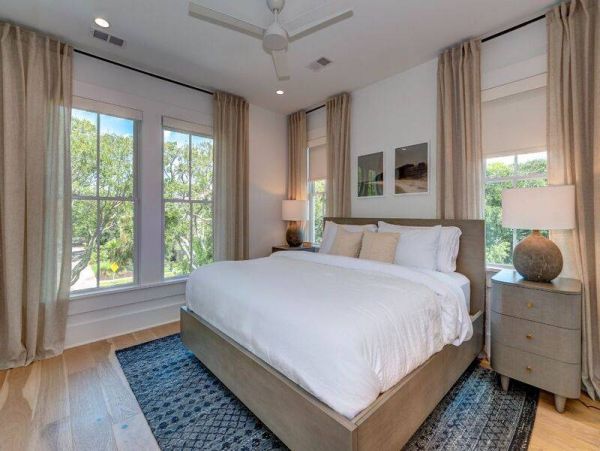 Isle of Palms Luxury 6 Bedroom Pool Home Sleeps 12 Guests
