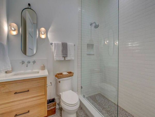 Isle of Palms Luxury 6 Bedroom Pool Home Sleeps 12 Guests