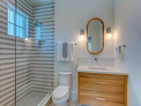 Isle of Palms Luxury 6 Bedroom Pool Home Sleeps 12 Guests