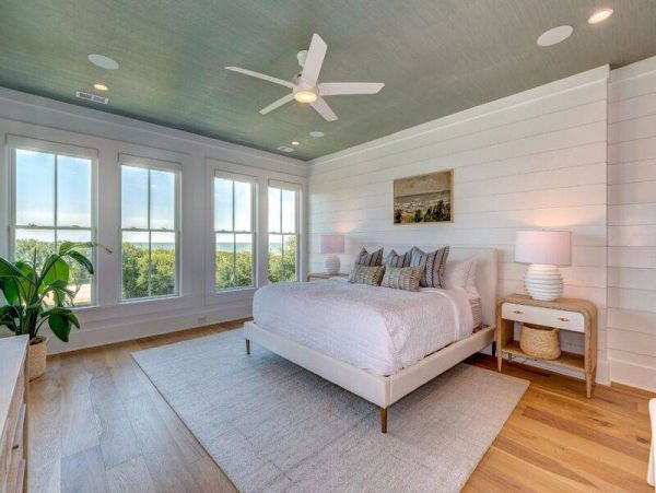 Isle of Palms Luxury 6 Bedroom Pool Home Sleeps 12 Guests