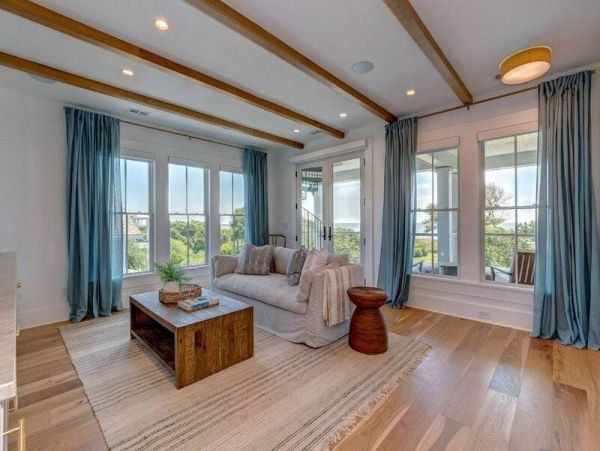 Isle of Palms Luxury 6 Bedroom Pool Home Sleeps 12 Guests