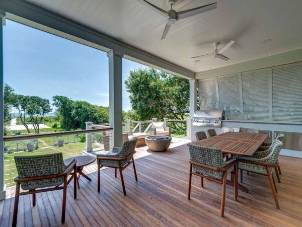 Isle of Palms Luxury 6 Bedroom Pool Home Sleeps 12 Guests