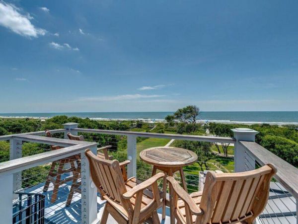 Isle of Palms Luxury 6 Bedroom Pool Home Sleeps 12 Guests