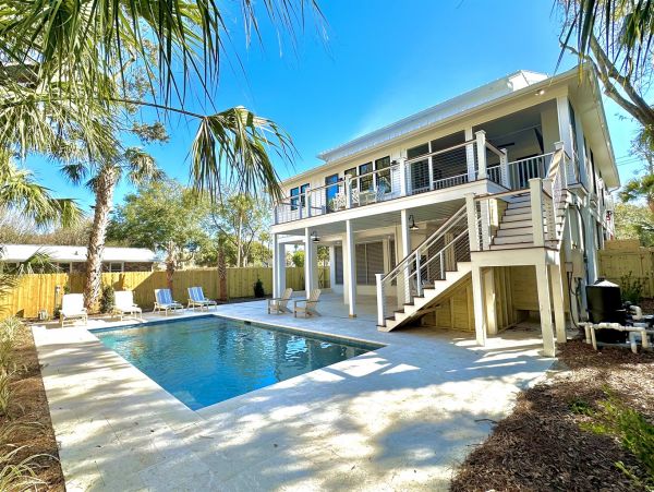 Isle of Palms 5 Bedroom Rental with Private Pool Sleeps 12