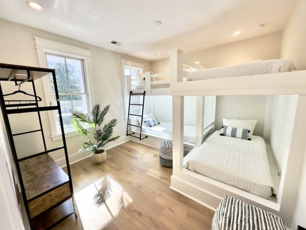 Isle of Palms 5 Bedroom Rental with Private Pool Sleeps 12