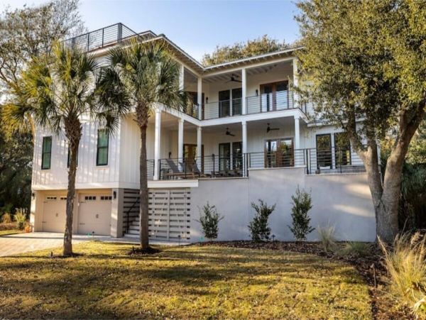 Isla of Palms 6 Bedroom Rental Private Pool & Spa Sleeps 14