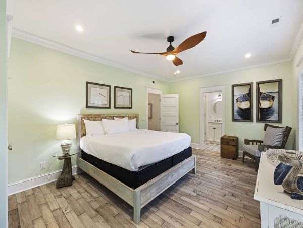 Beautiful Isle of Palms Vacation Pool Home Sleeps 14 Guests