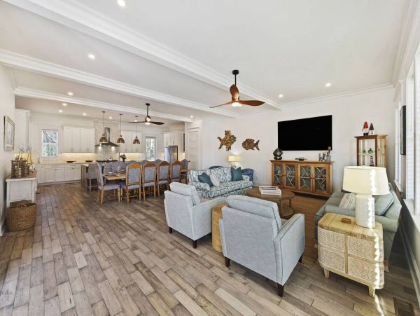 Beautiful Isle of Palms Vacation Pool Home Sleeps 14 Guests