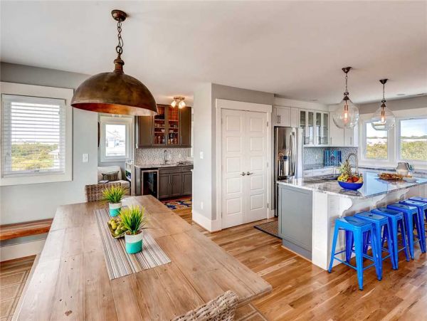 Bald Head Island Vacation Home 4 Bedrooms & Spacious Decks